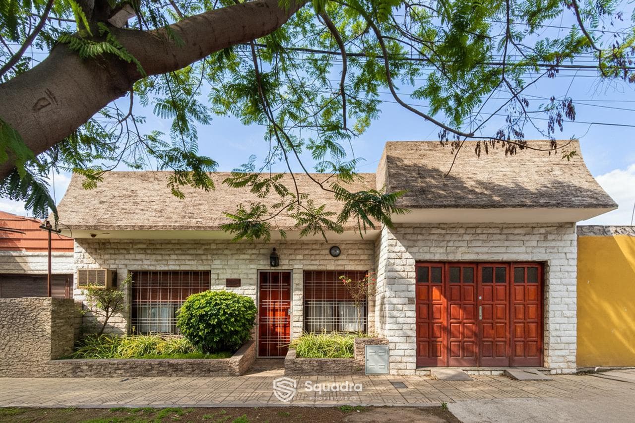 FOR SALE | TRADE - 3-bedroom house with a yard and pool. Triángulo neighborhood, Rosario.