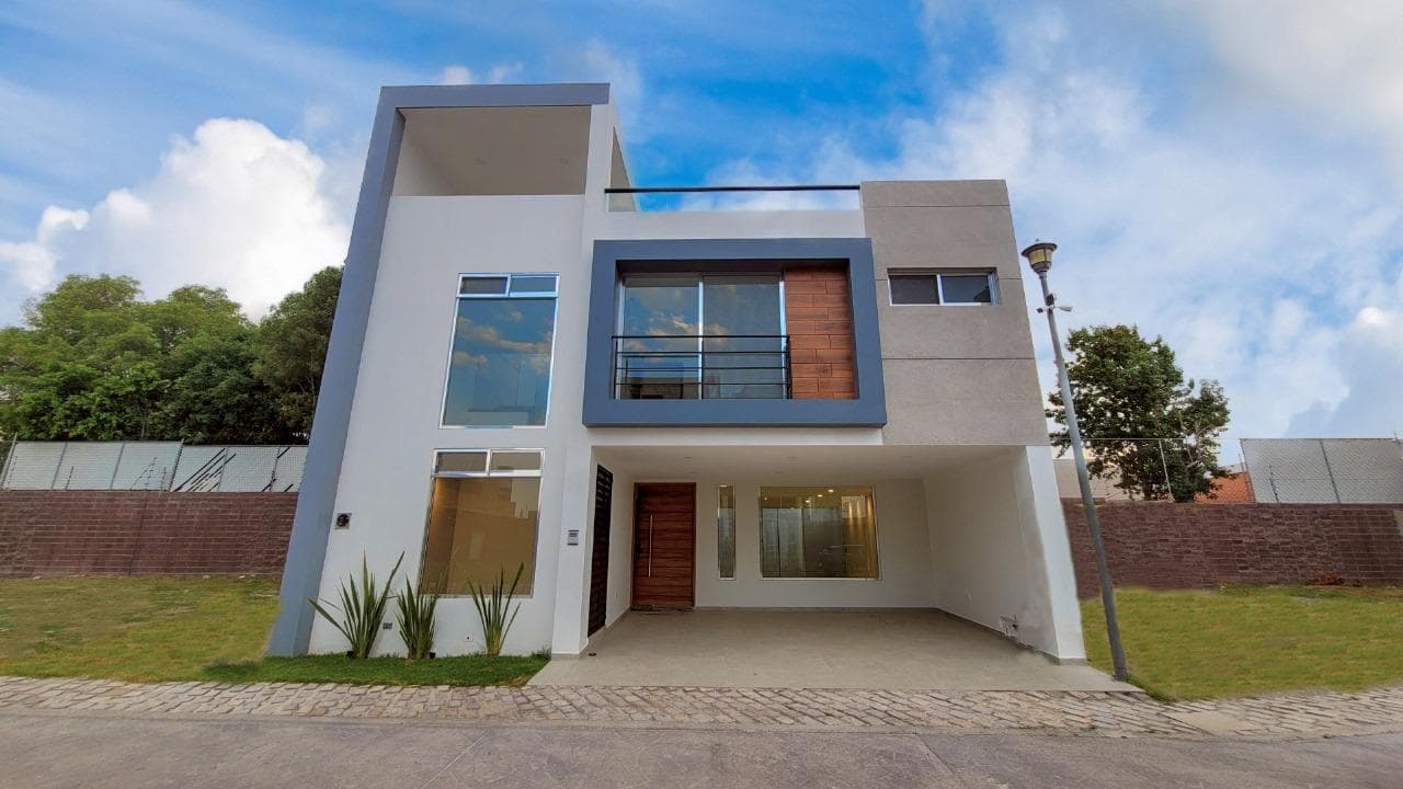 House in the Lomas de Angelópolis Subdivision