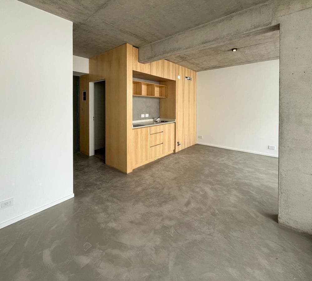 BRAND-NEW, DIVISIBLE OPEN-CONCEPT OFFICE WITH A BALCONY