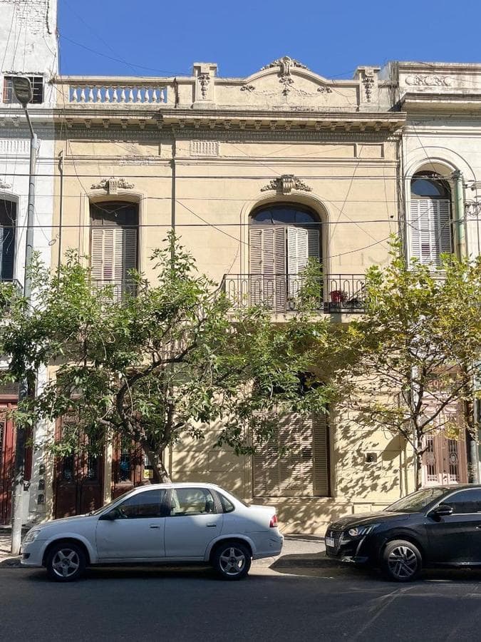 COMMERCIAL RENTAL: 2 HOUSES IN A BLOCK IN PALERMO