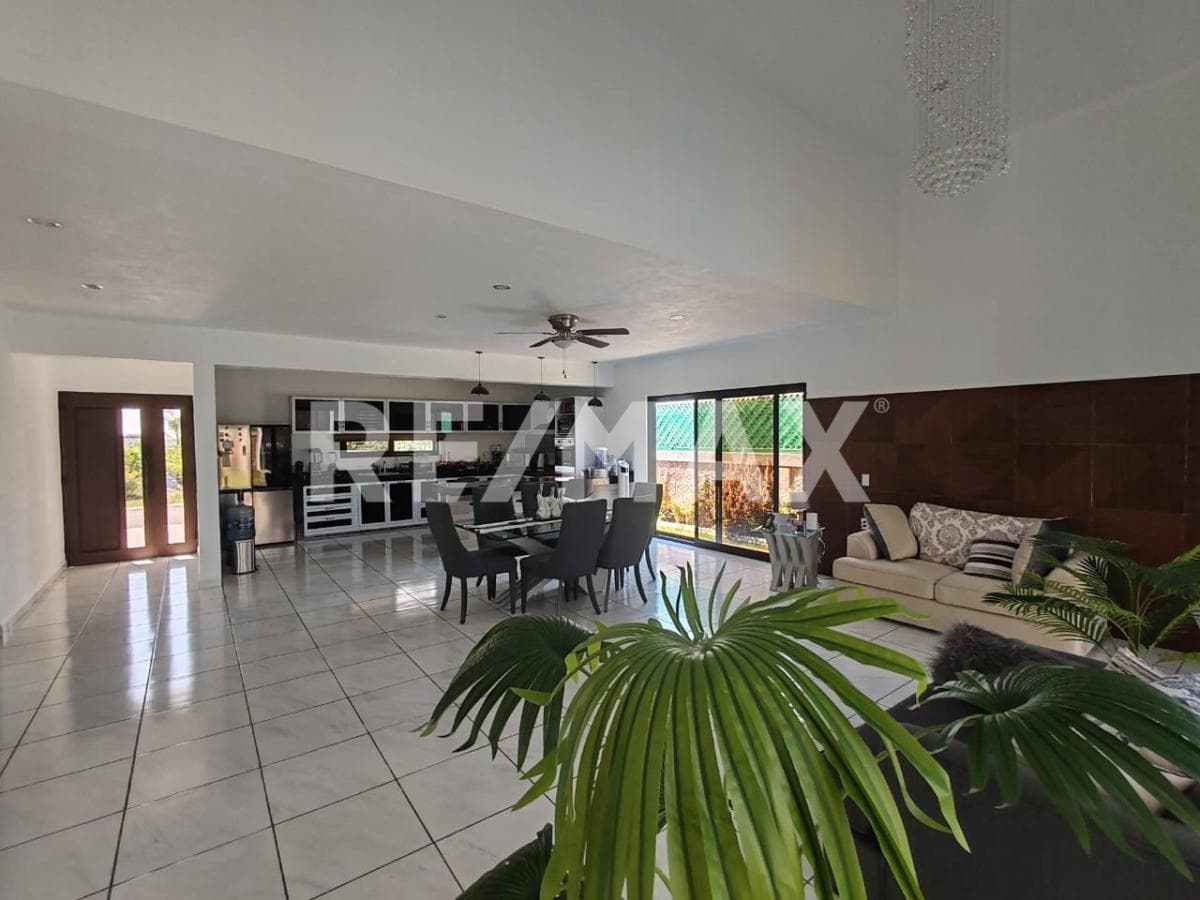 House for Sale in Morelos, Lomas de Cocoyoc