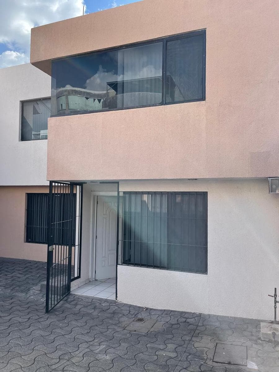 Central House for Sale in Vista Hermosa, Querétaro, Qro.