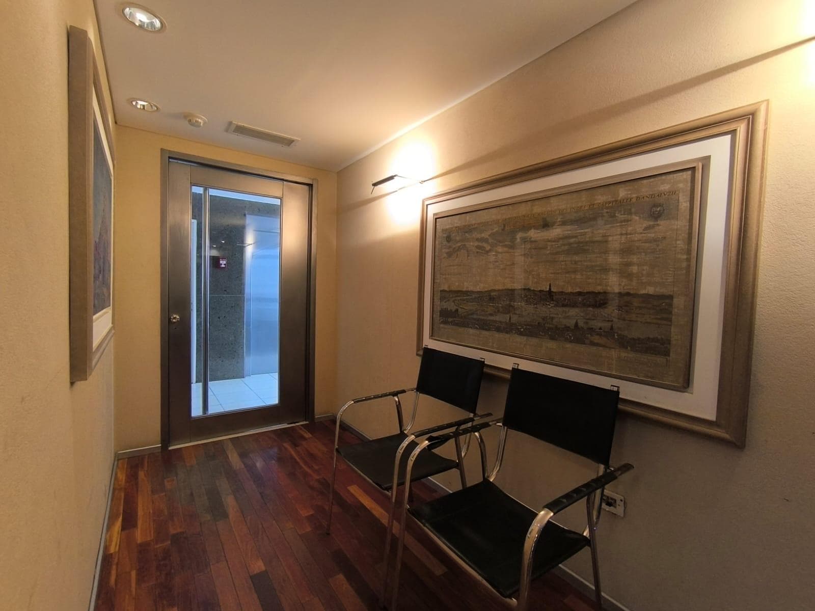 Office in Downtown