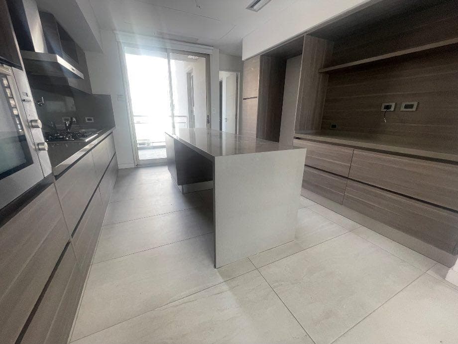 4-ROOM APARTMENT FOR SALE IN QUILMES