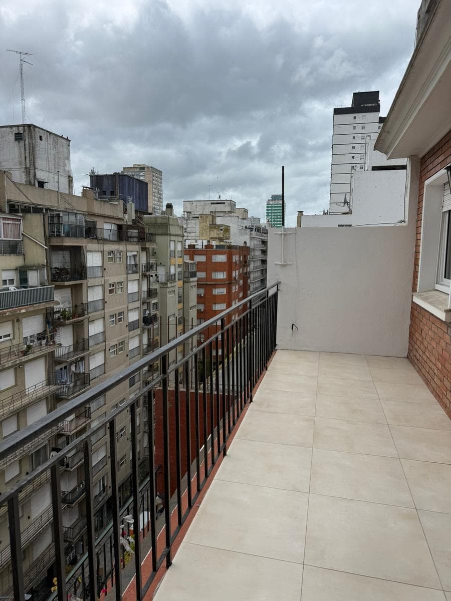 3-Bedroom Apartment with a Balcony/Terrace Facing the Street