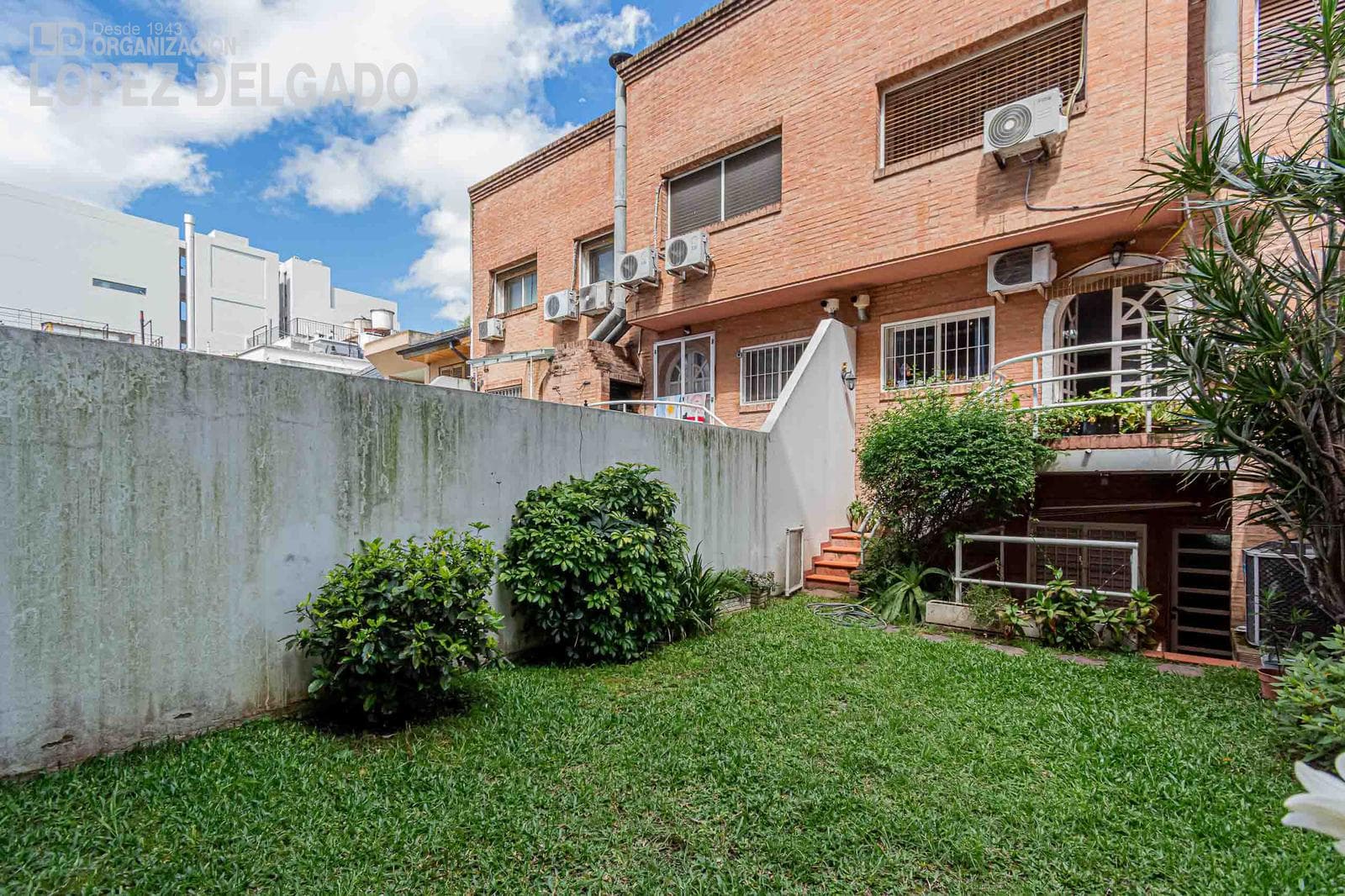 Duplex with a park and garage in Villa Devoto