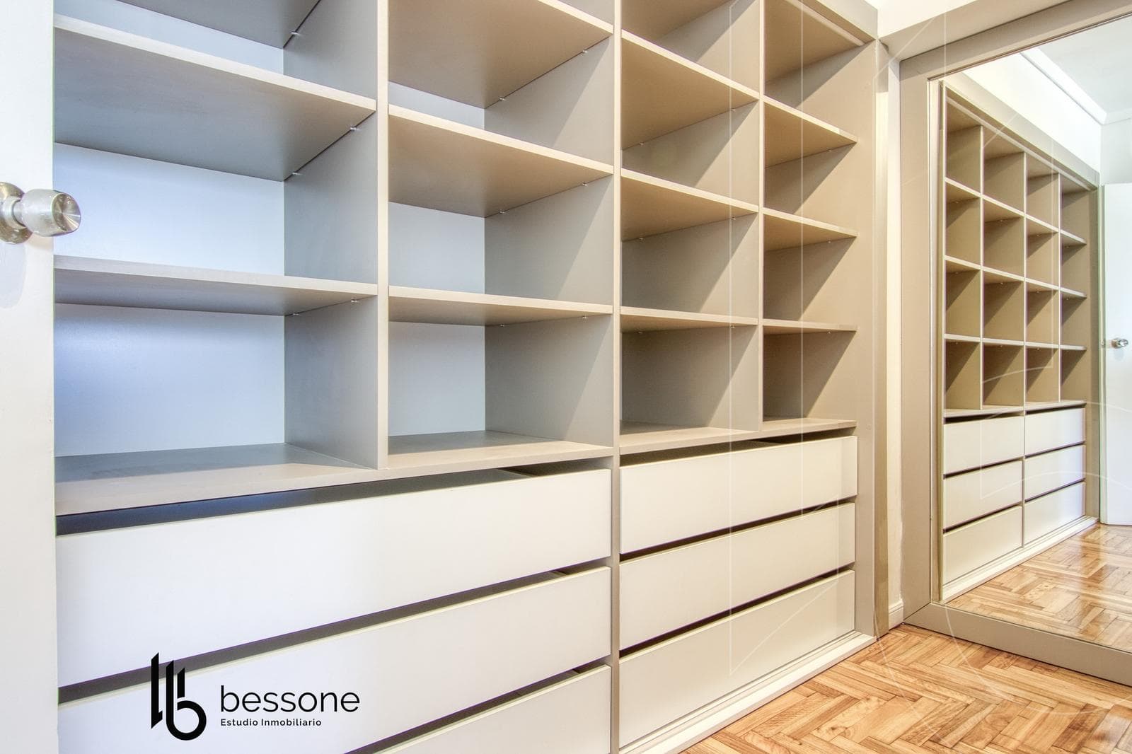 Exclusive Apartment - Premium Features