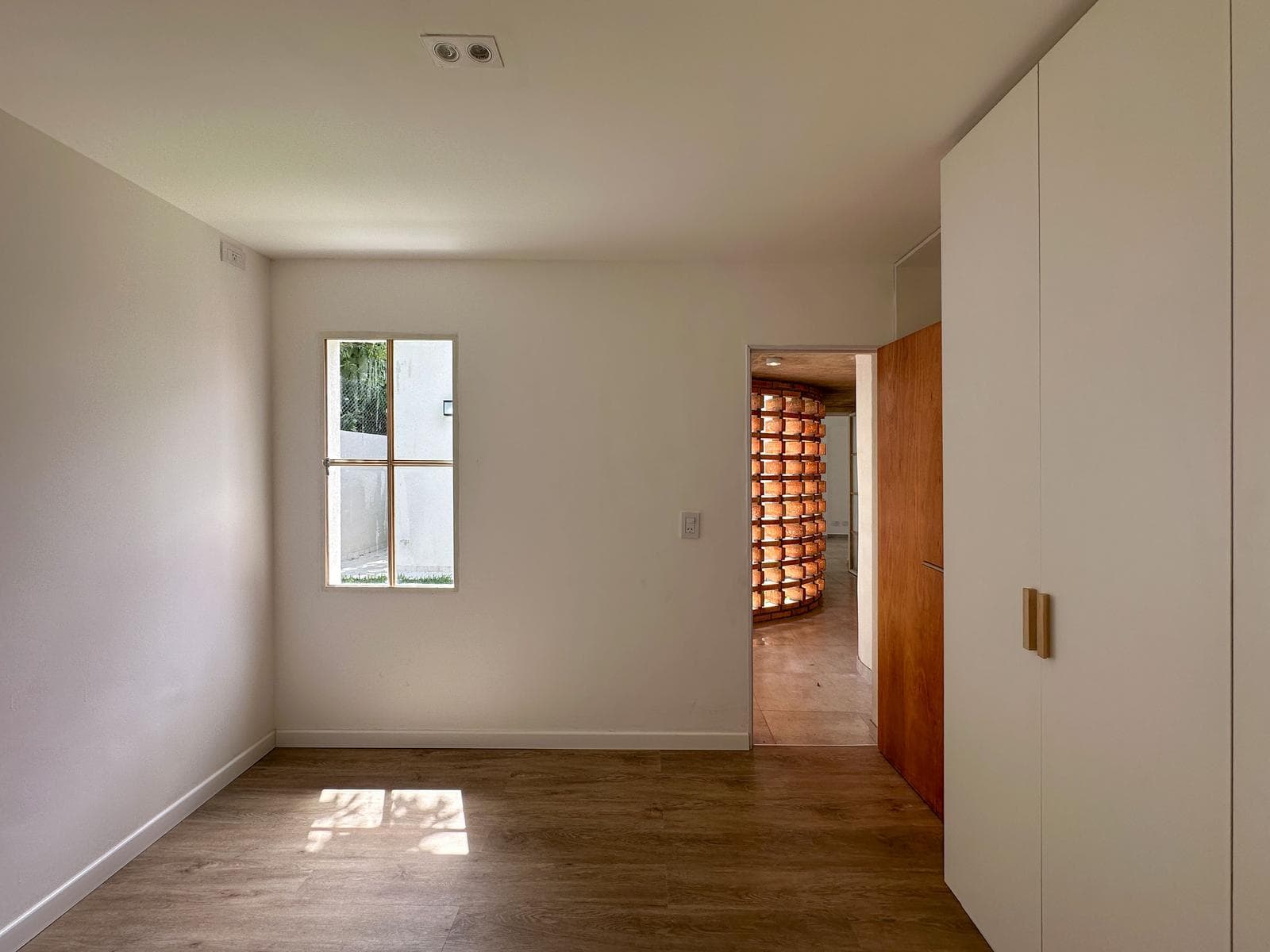 2-bedroom, 2-bathroom house with a hallway and a garden in Arroyito