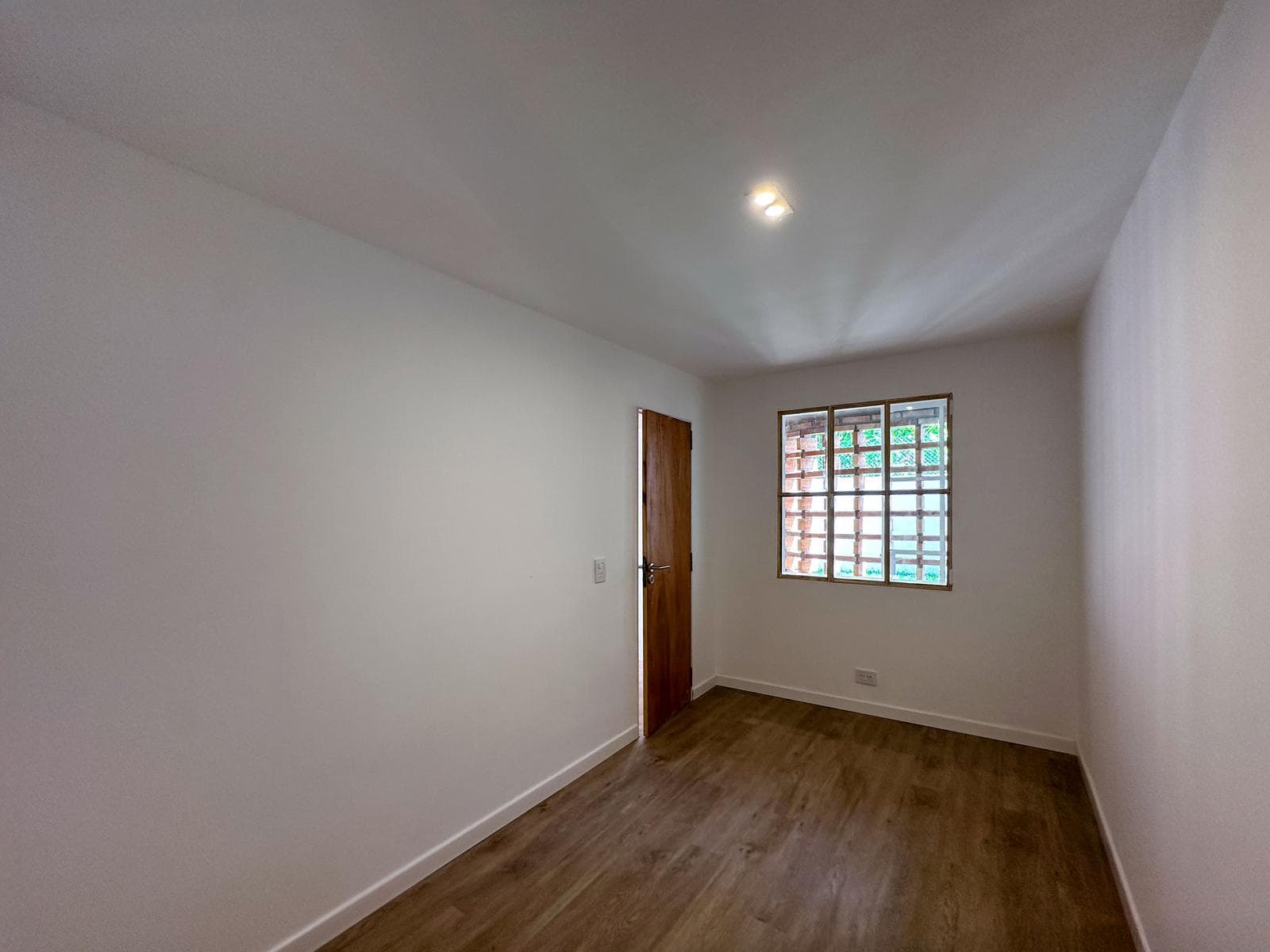2-bedroom, 2-bathroom house with a hallway and a garden in Arroyito