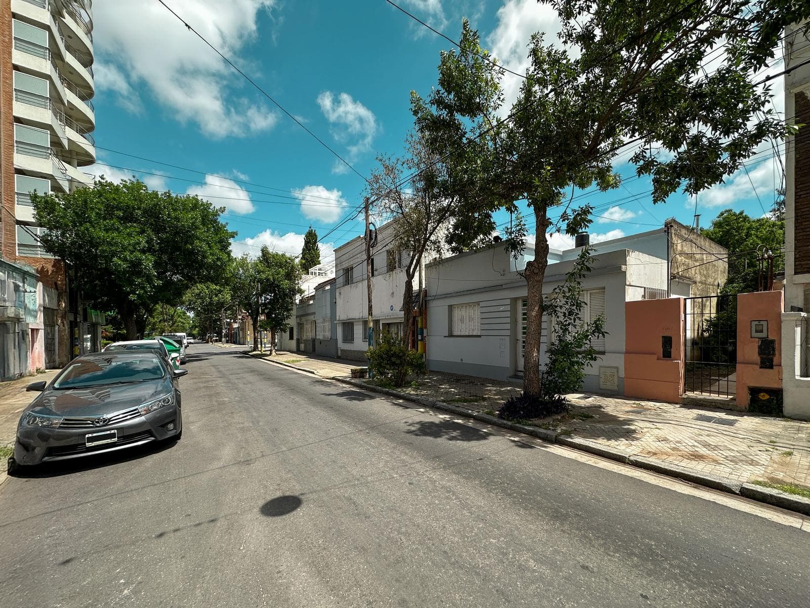 2-bedroom, 2-bathroom house with a hallway and a garden in Arroyito