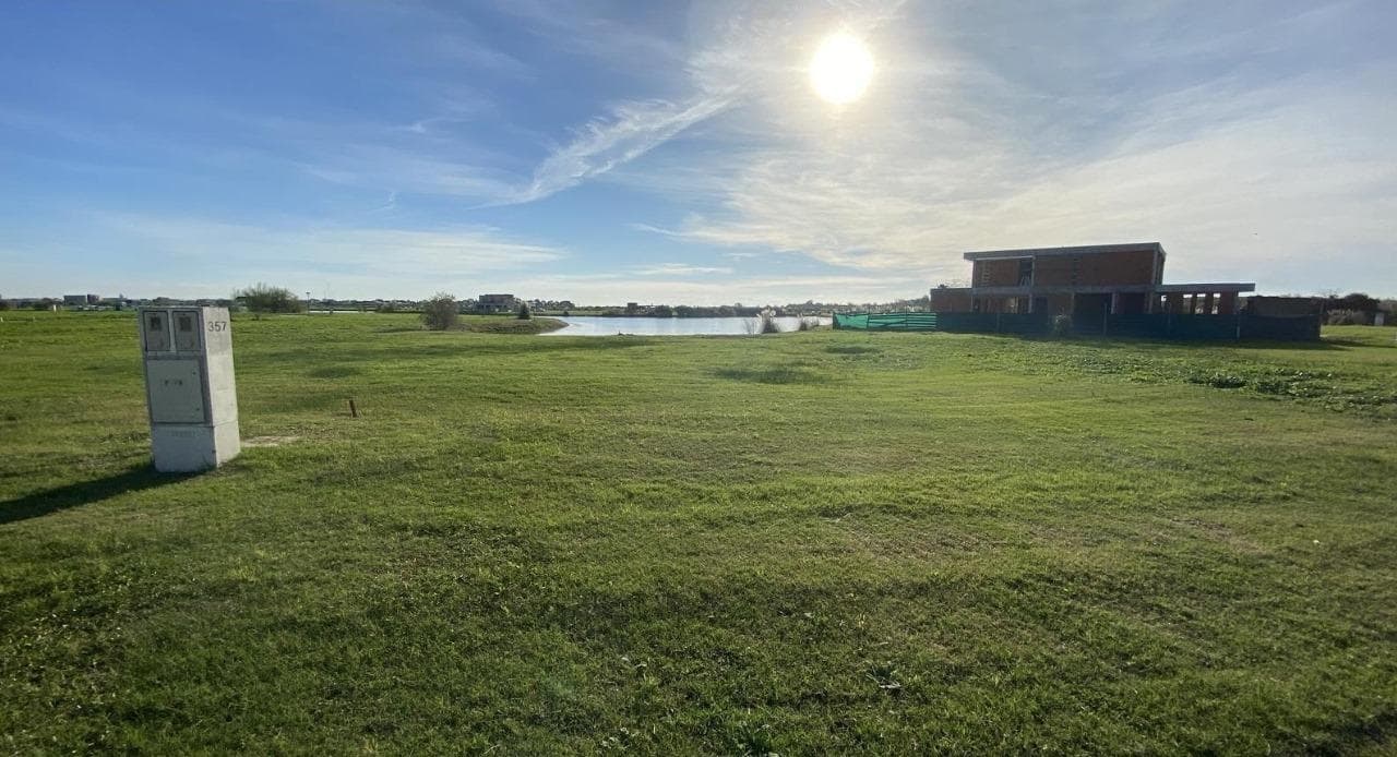 LAND FOR SALE IN LA LAGUNA, EL CANO, AND THE TOWN OF PLATA.