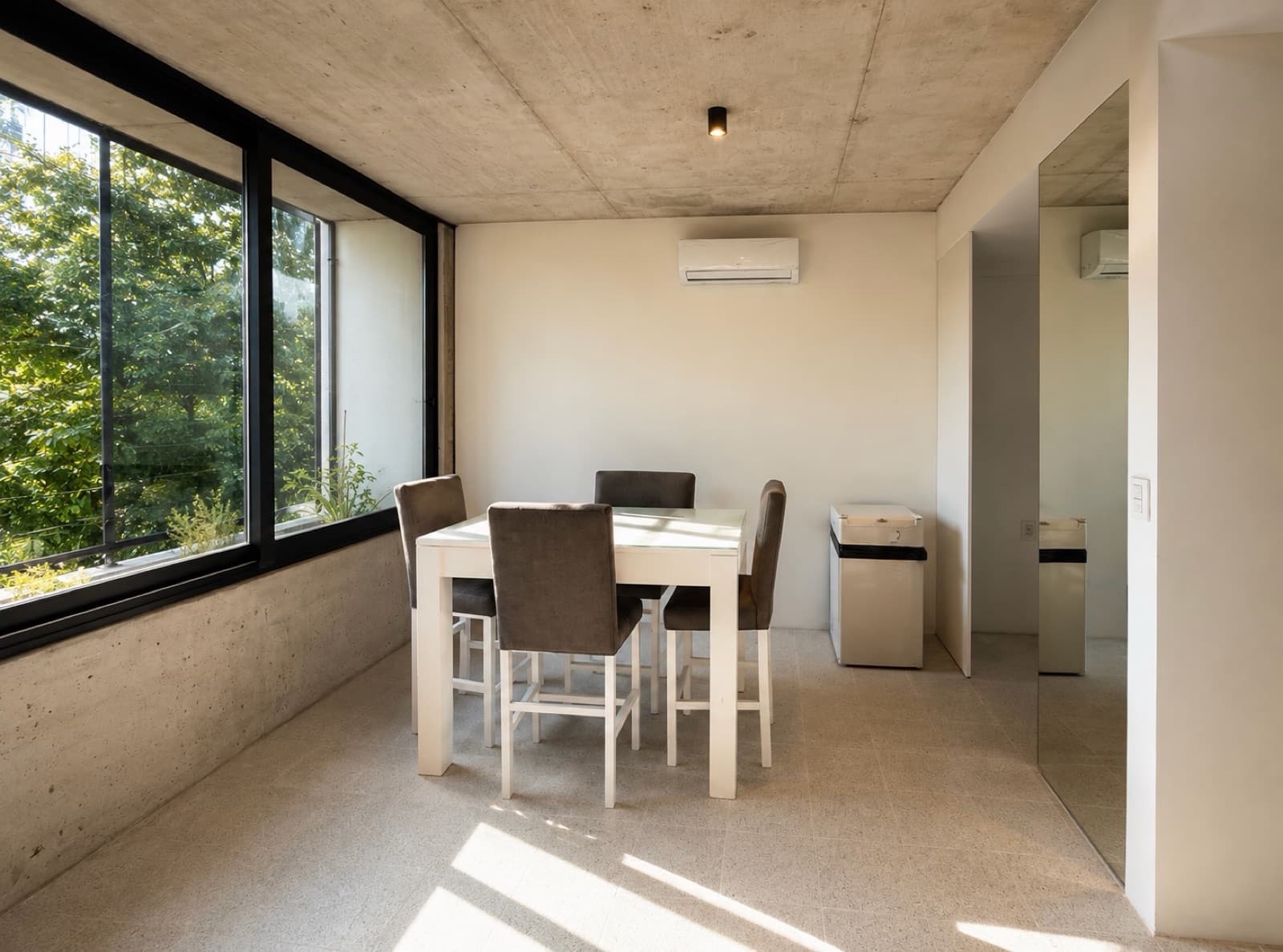 Furnished 2-Room Apartment for Rent in Downtown Quilmes