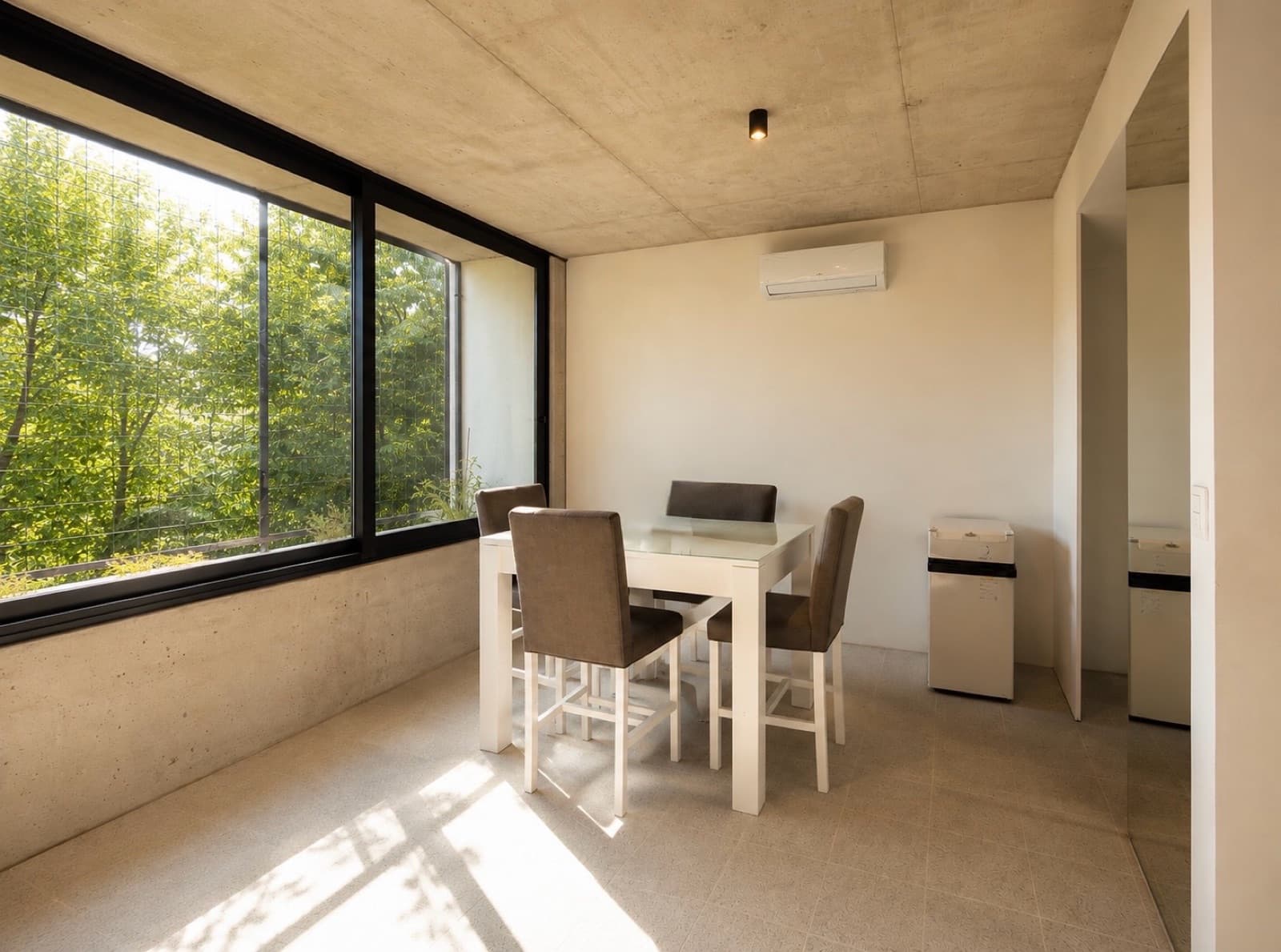 Furnished 2-Room Apartment for Rent in Downtown Quilmes