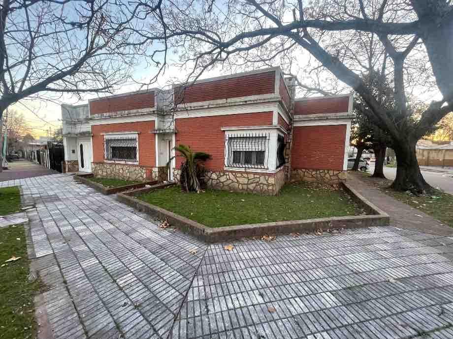 5-ROOM HOUSE FOR SALE IN DOWNTOWN BERNAL
