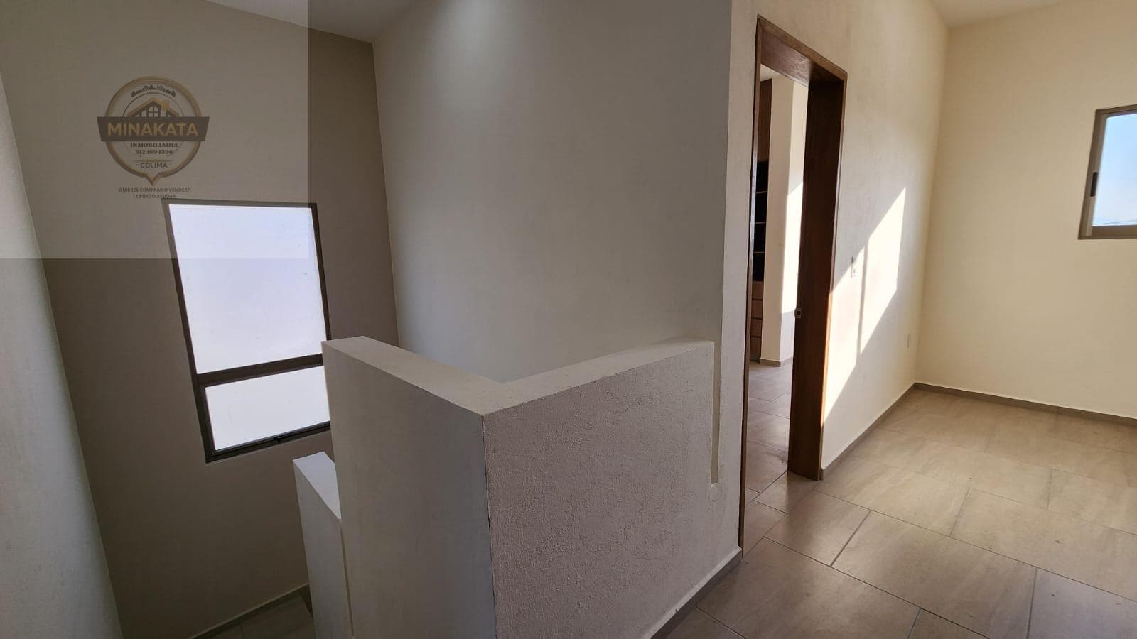 Corner House, Carlos de la Madrid
