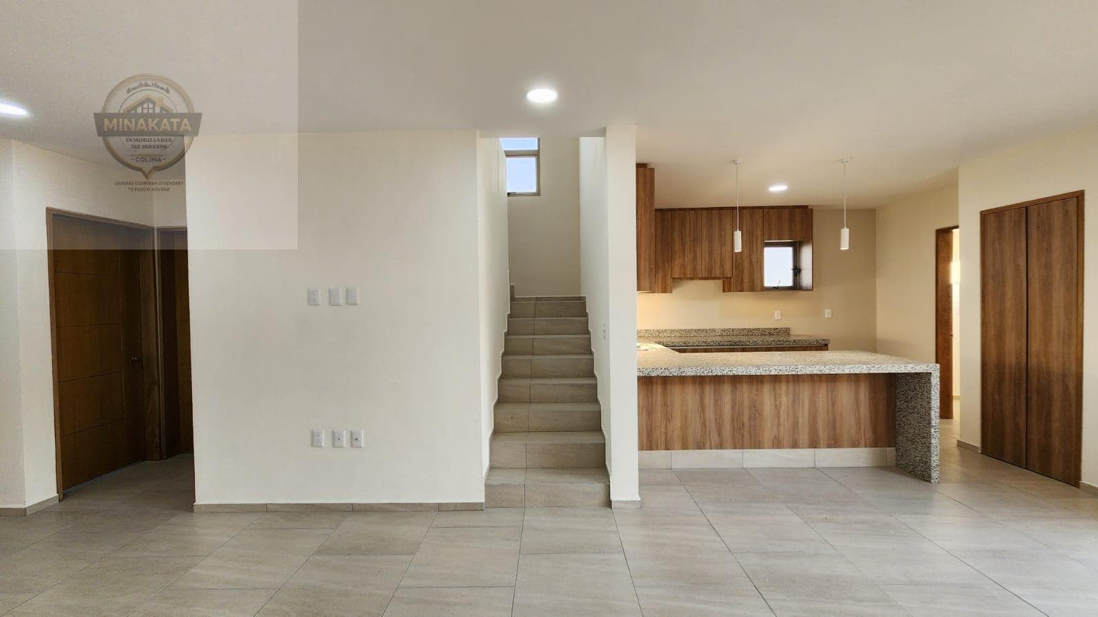 Corner House, Carlos de la Madrid