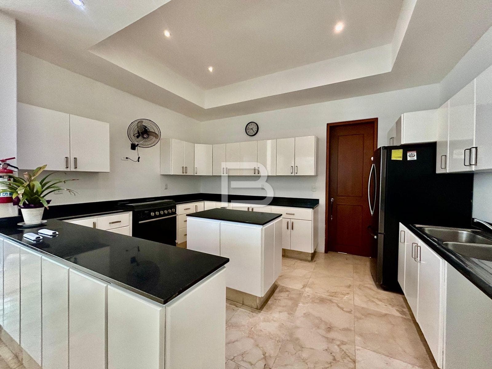 House Auction in Cancun's Isla Dorada Residential Community