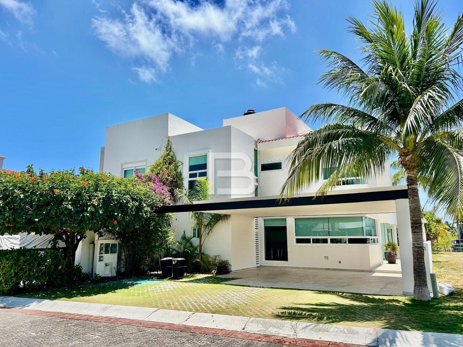 House Auction in Cancun's Isla Dorada Residential Community