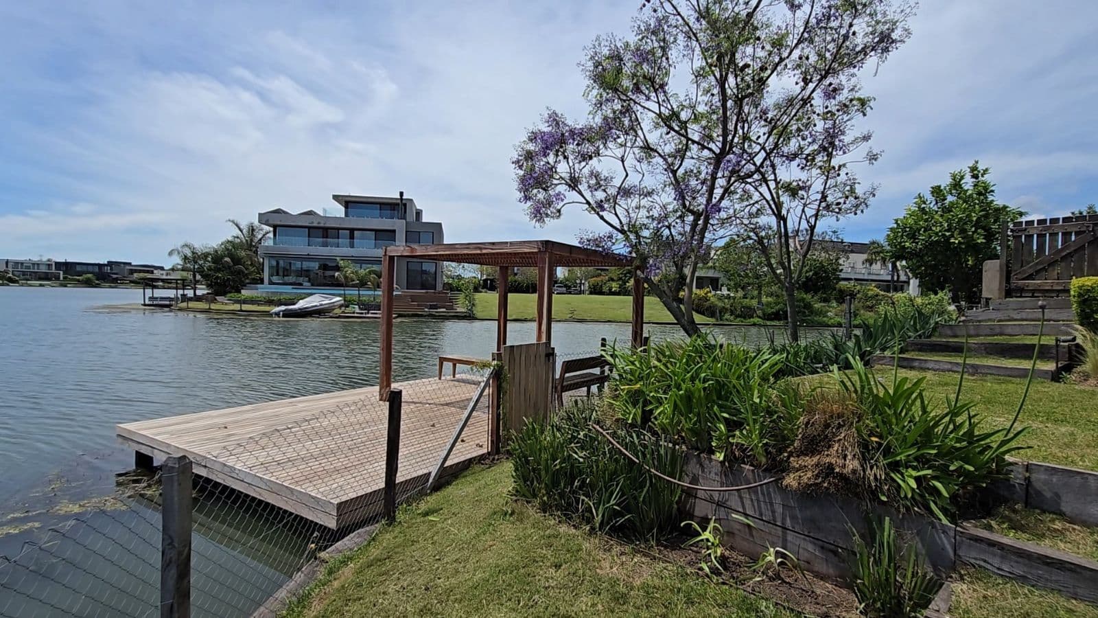 Furnished House for Rent on a Double Lot with Heated Pool and Lake View at El Golf Nordelta, Tigre