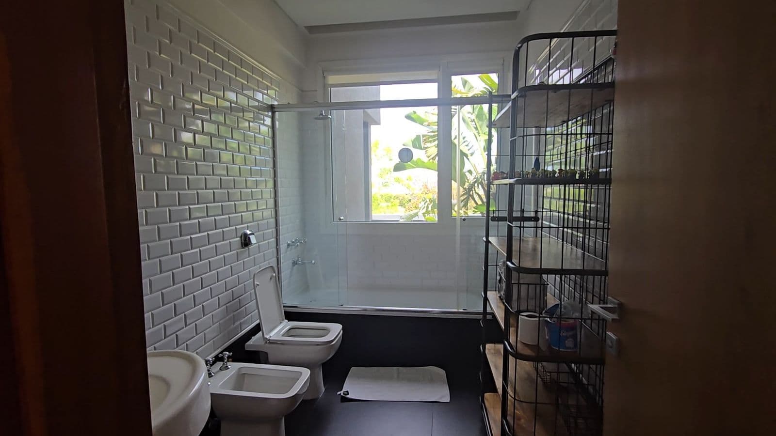Furnished House for Rent on a Double Lot with Heated Pool and Lake View at El Golf Nordelta, Tigre