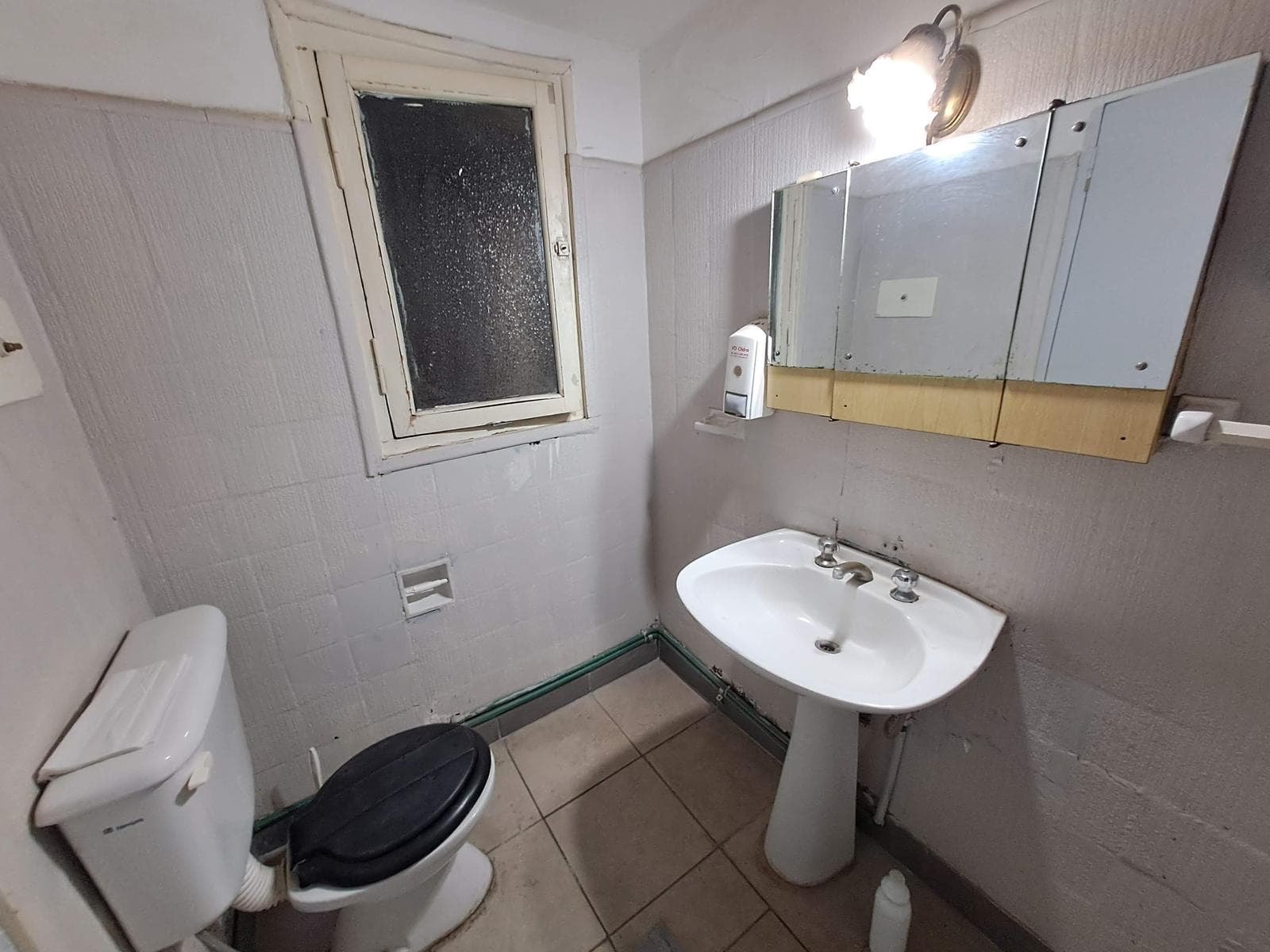 Apartment suitable for professional use—8 rooms and a private patio