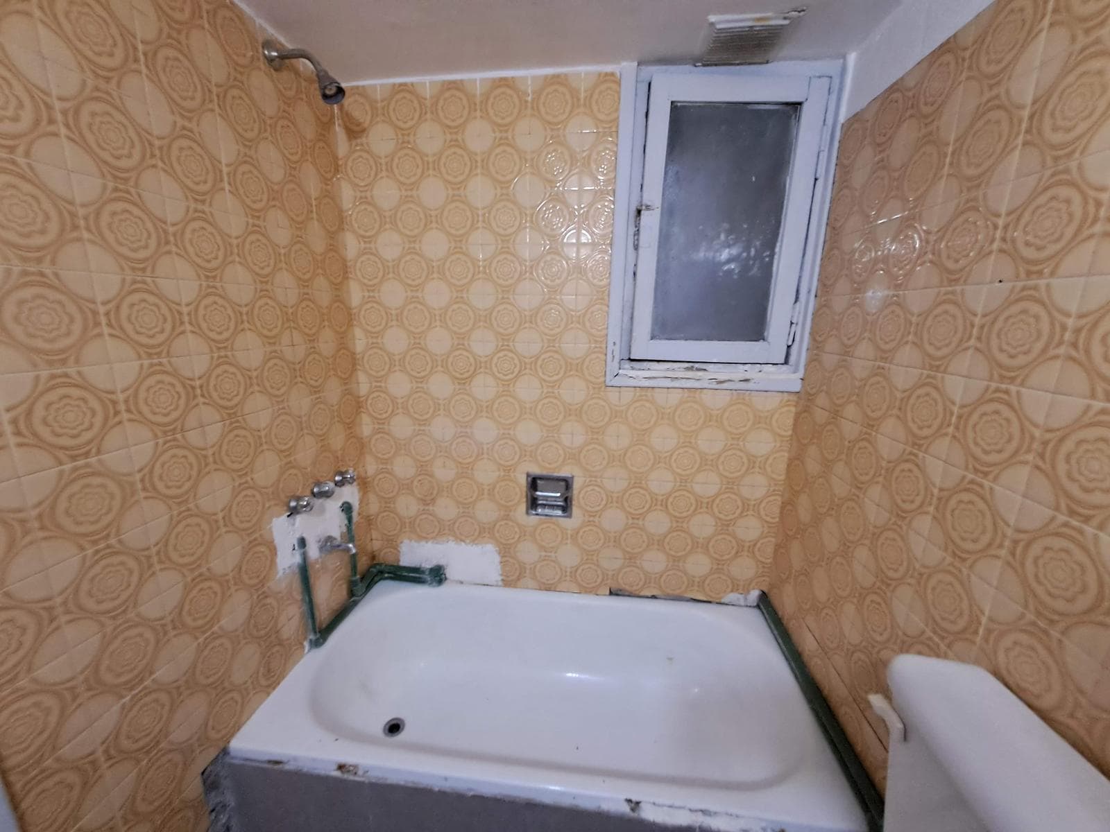 Apartment suitable for professional use—8 rooms and a private patio