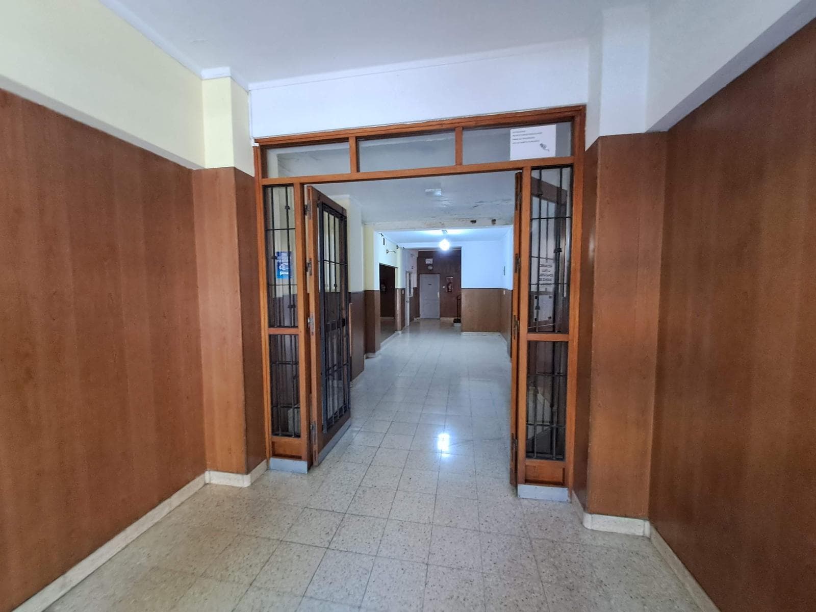 Apartment suitable for professional use—8 rooms and a private patio