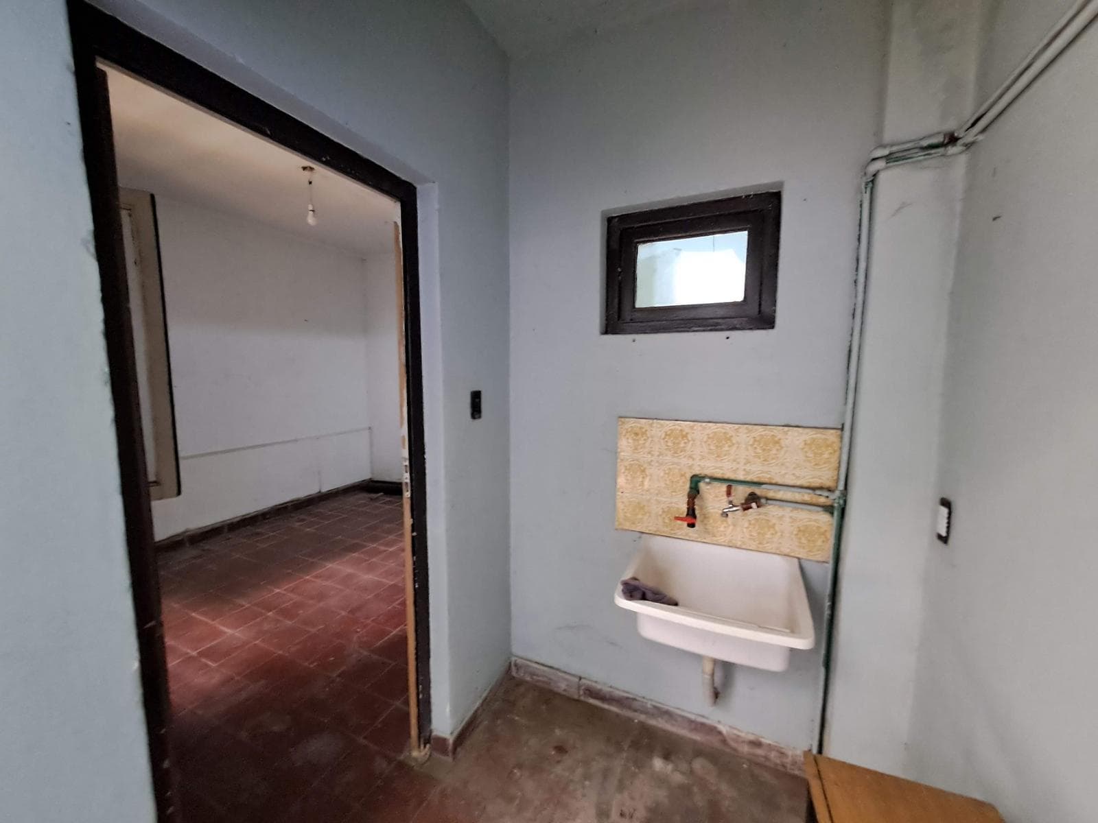 Apartment suitable for professional use—8 rooms and a private patio