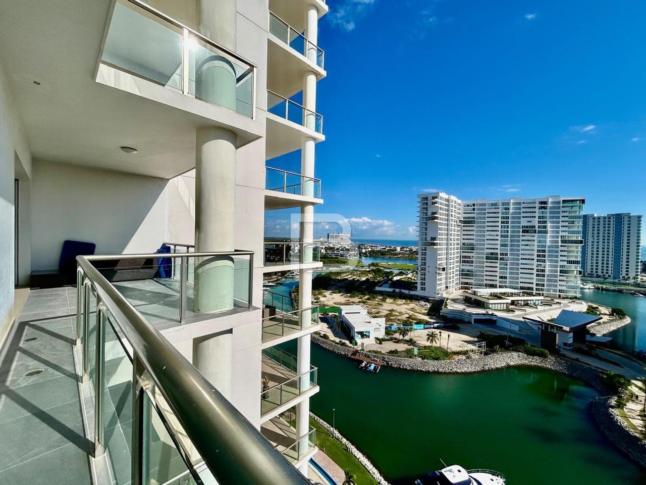 Apartment for Sale in Puerto Cancún, Hotel Zone