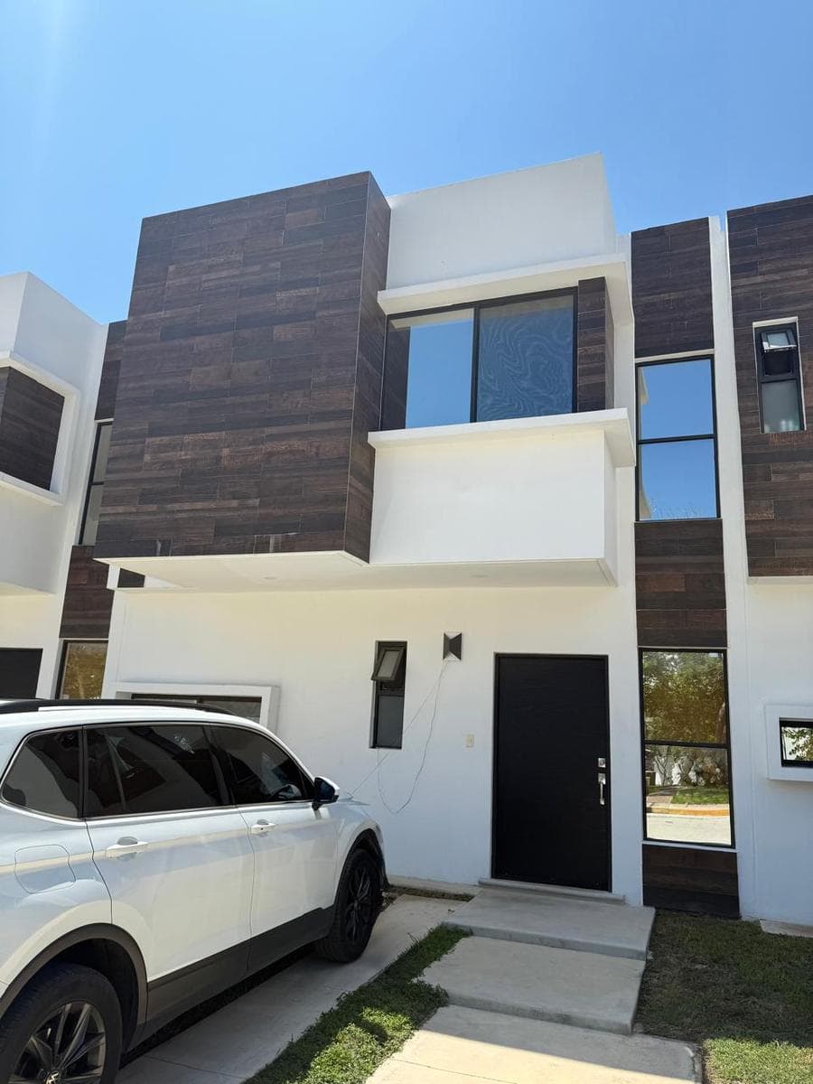 Altaria Residencial, Spacious 3-Bedroom House—Furnished and Maintenance Included