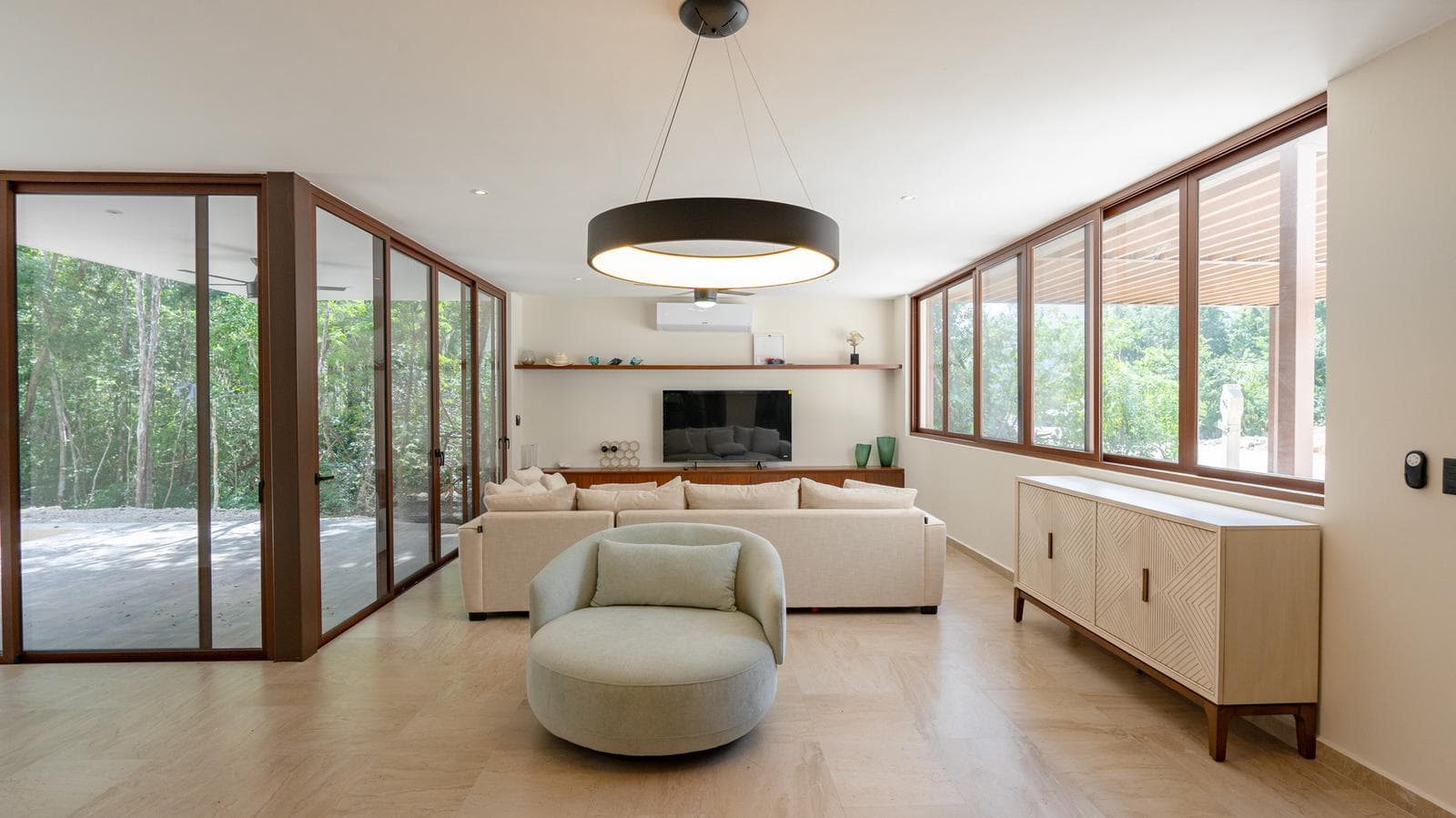XPUHA RESIDENTIAL House