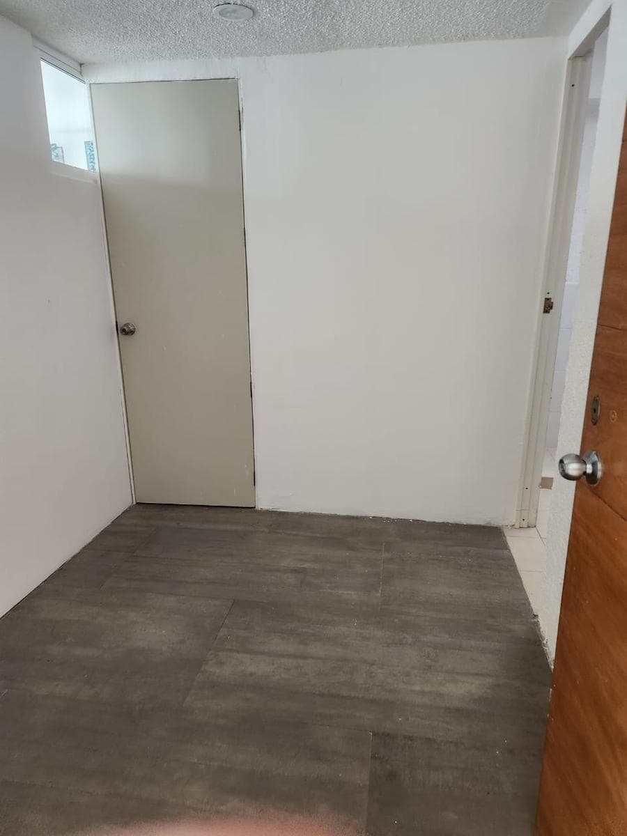Commercial Space or Office for Sale or Rent in Granada