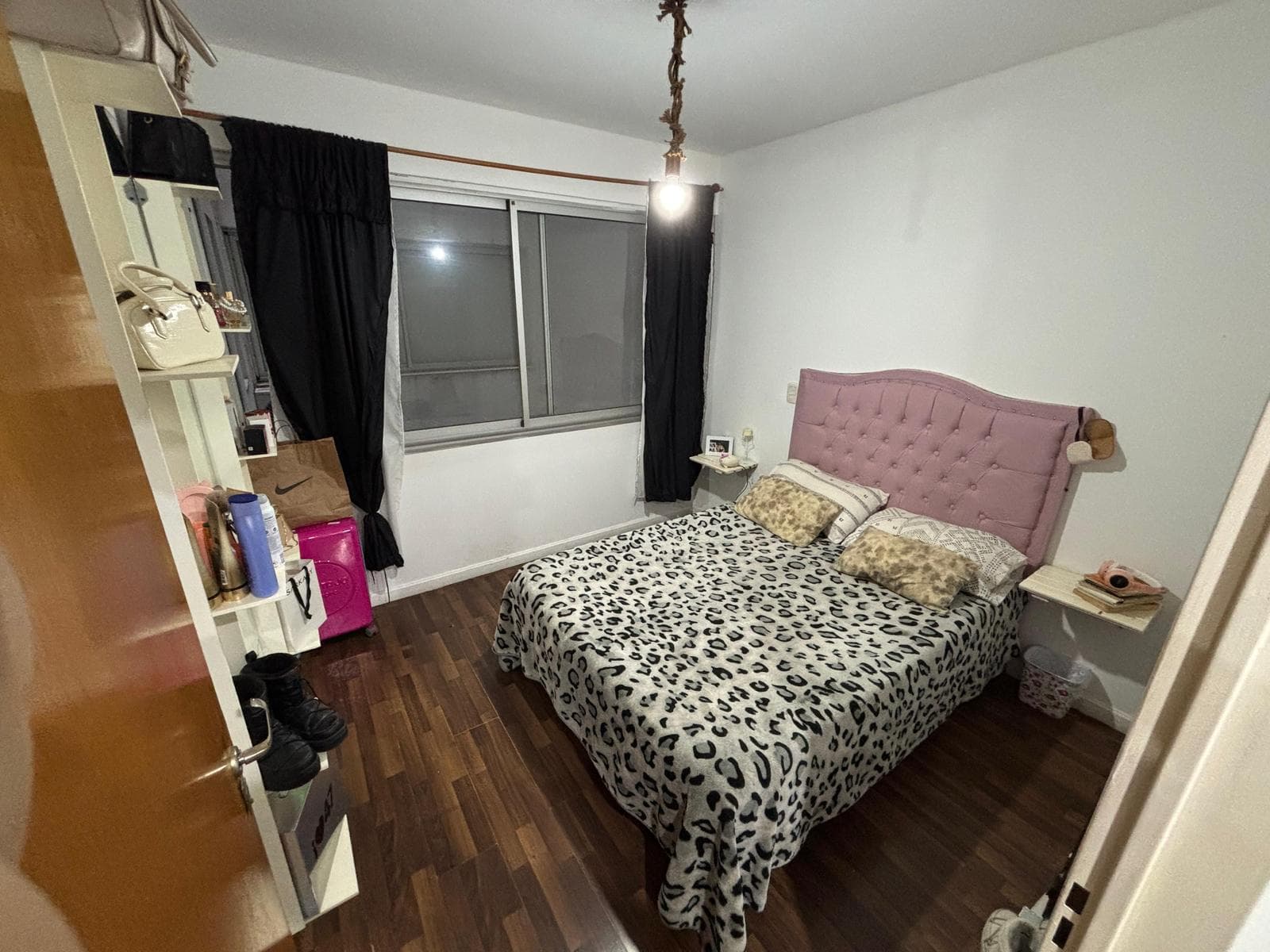 2-Room Apartment for Sale in Monserrat with a Pool