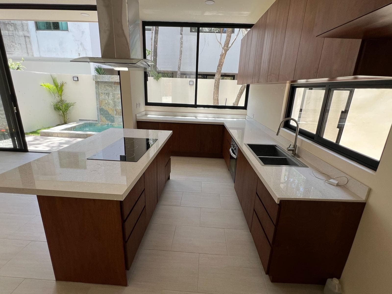 LUXURY VILLA IN PLAYA DEL CARMEN