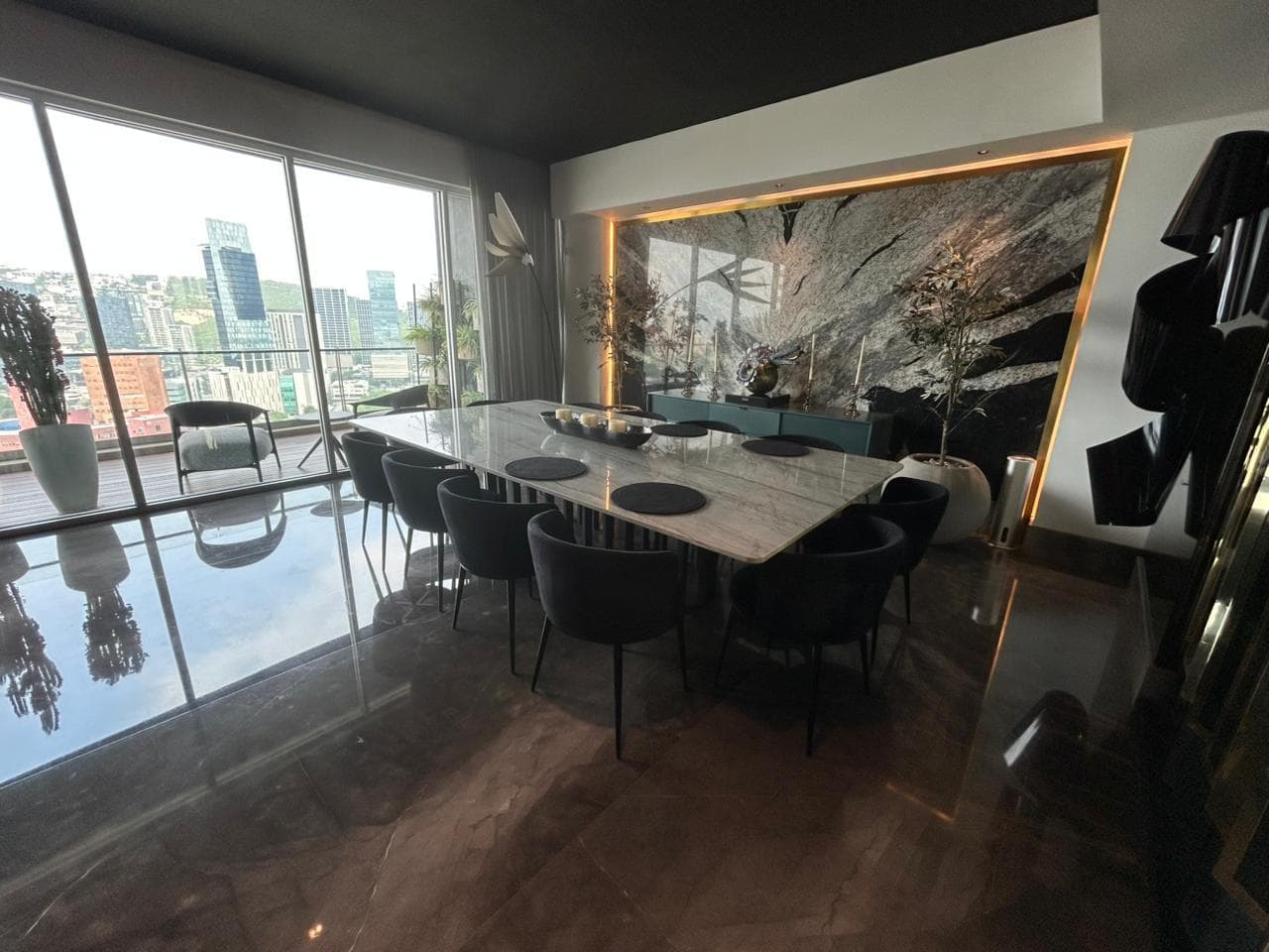 APARTMENT FOR SALE IN THE VALLE ORIENTE AREA