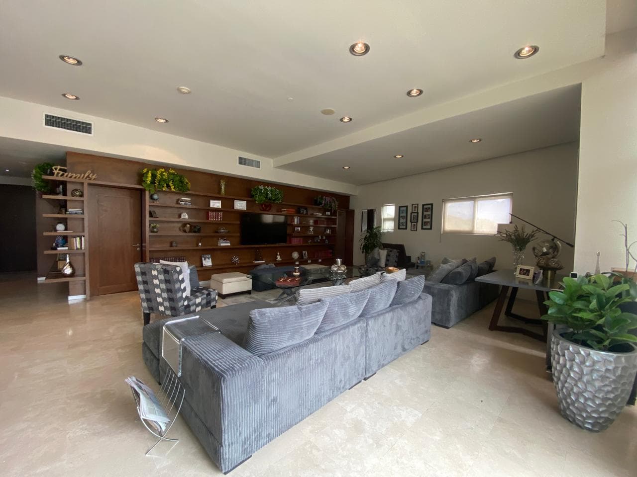 APARTMENT FOR SALE IN VALLE ORIENTE