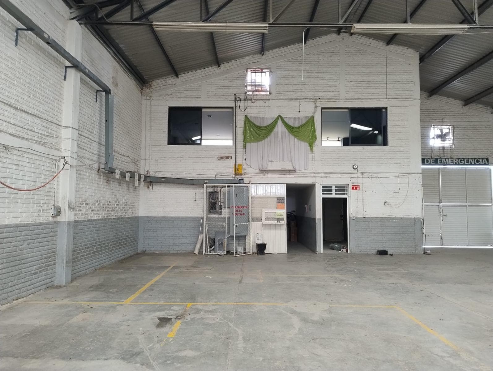 Bodega comercial con Baños y Oficinas en Calle Allende en San Francisco del Rincón