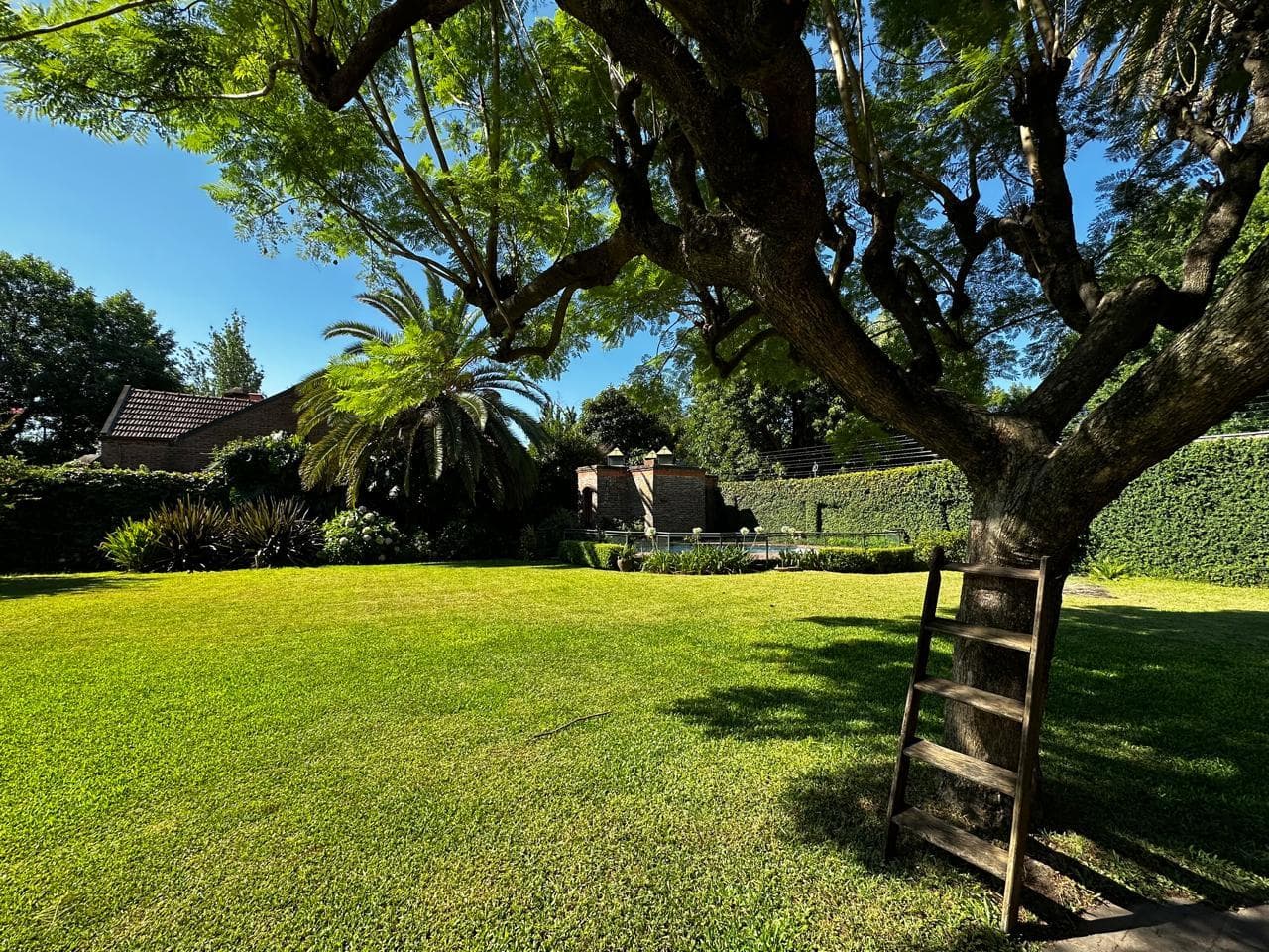House for sale in Las Lomas Jockey, San Isidro.
