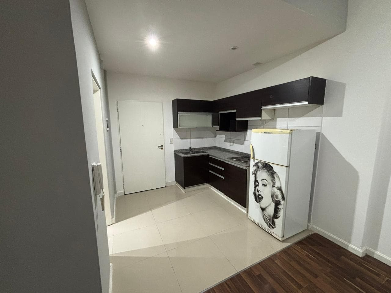 Studio Apartment for Sale in Monserrat (Can Be Divided), With a Pool!