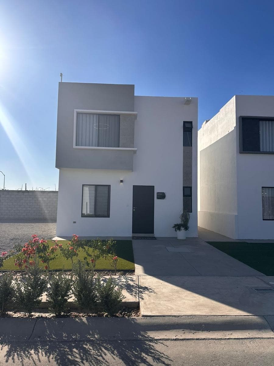 House for sale on Paseo del Valle, Carretera a Santa Fe, 27054, Torreón, Coahuila.