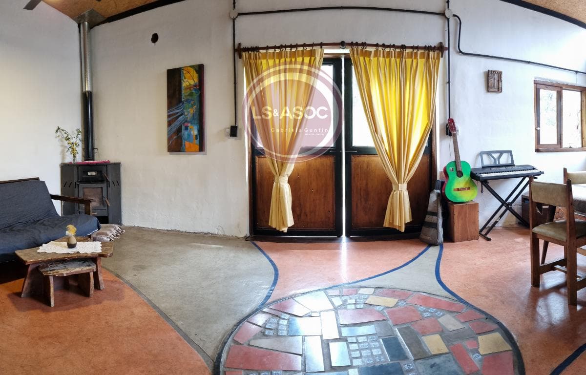House for Sale in Carpintería · Las Pencas · Mountain-style design with plenty of light and nature