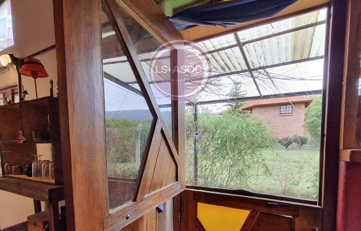 House for Sale in Carpintería · Las Pencas · Mountain-style design with plenty of light and nature