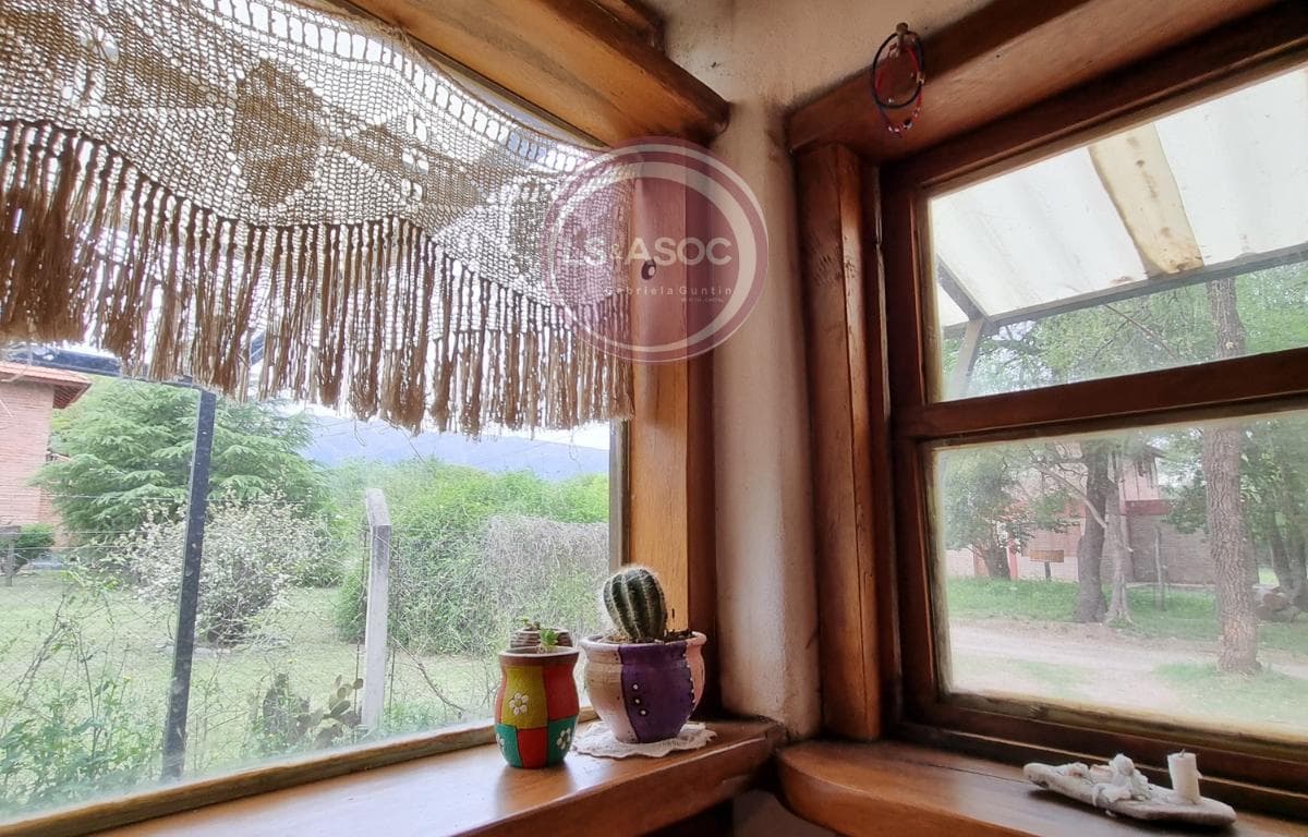 House for Sale in Carpintería · Las Pencas · Mountain-style design with plenty of light and nature