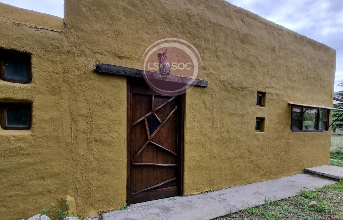 House for Sale in Carpintería · Las Pencas · Mountain-style design with plenty of light and nature