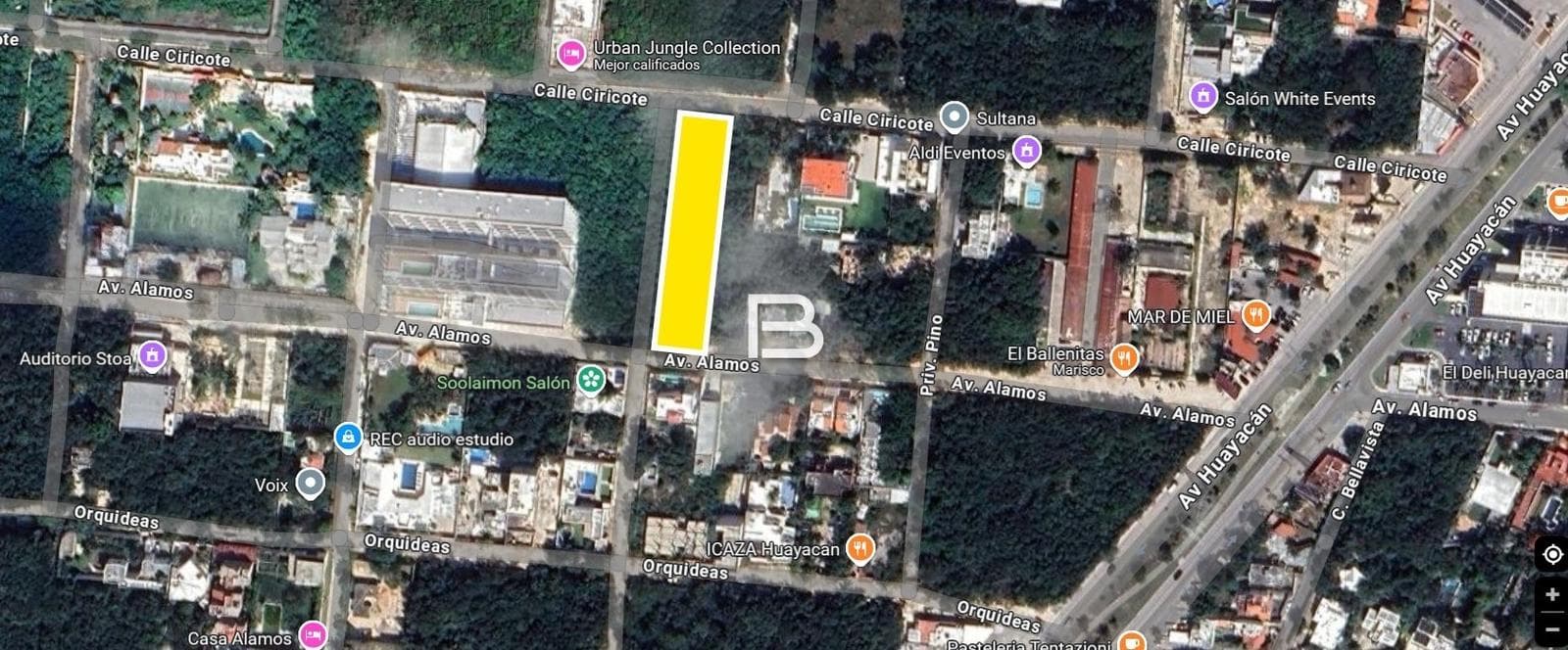 Land for Sale 2 Blocks from Huayacan Avenue in Cancún