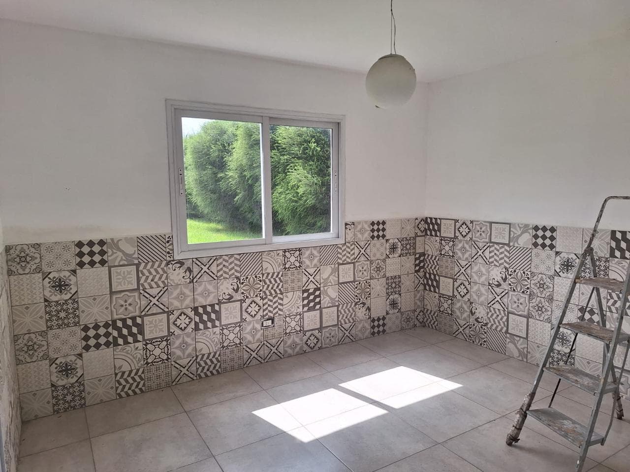 GREAT OPPORTUNITY FOR MORTGAGE QUALIFICATION - House for Sale in Need of Renovation in Santa Teresa