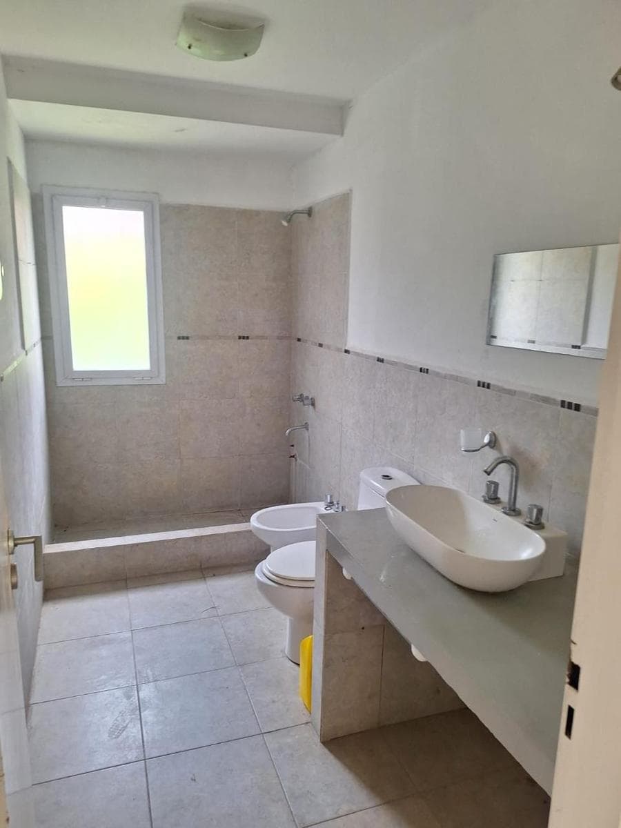 GREAT OPPORTUNITY FOR MORTGAGE QUALIFICATION - House for Sale in Need of Renovation in Santa Teresa
