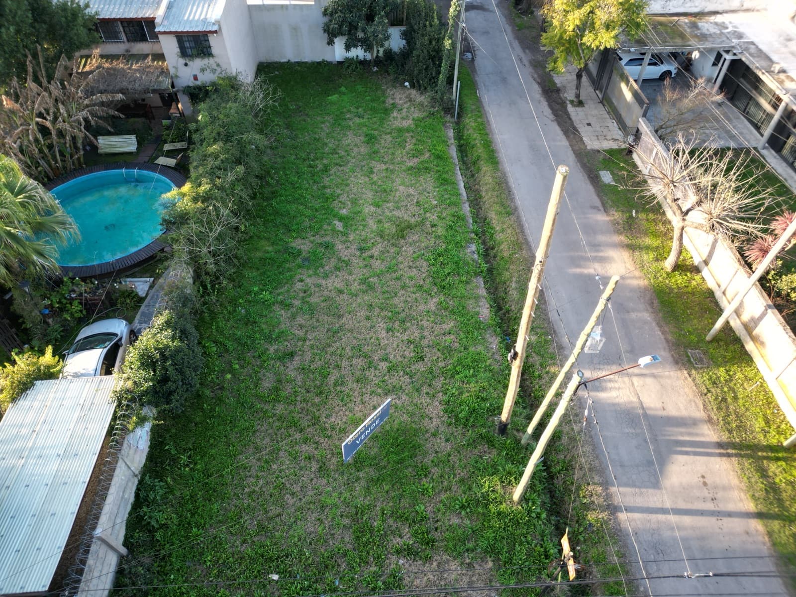 LAND FOR SALE IN Villa Castells: 498 and 8. Corner lot measuring 10 x 30 meters. Beautiful area