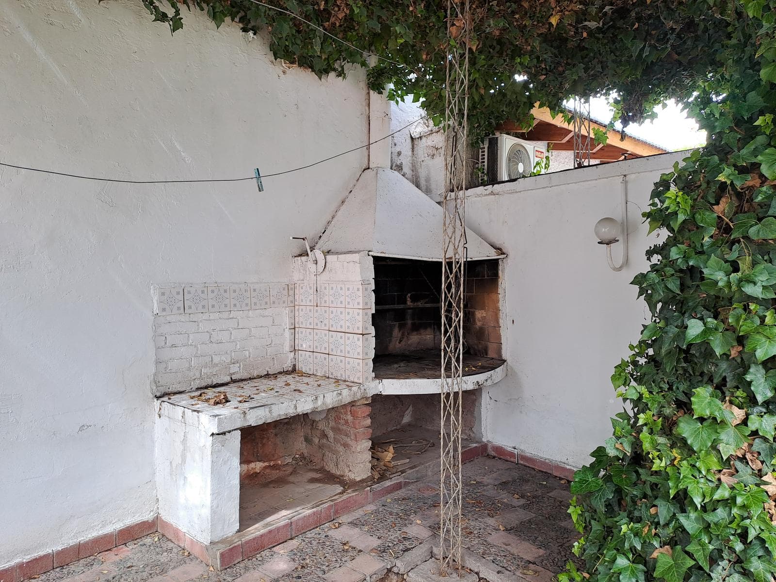 House for sale in Section 6 - large yard and garage - QUALIFIES FOR A LOAN