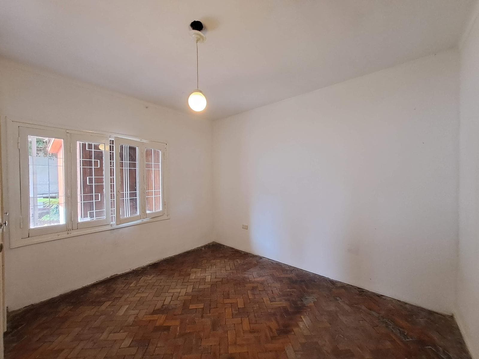 House for sale in Section 6 - large yard and garage - QUALIFIES FOR A LOAN